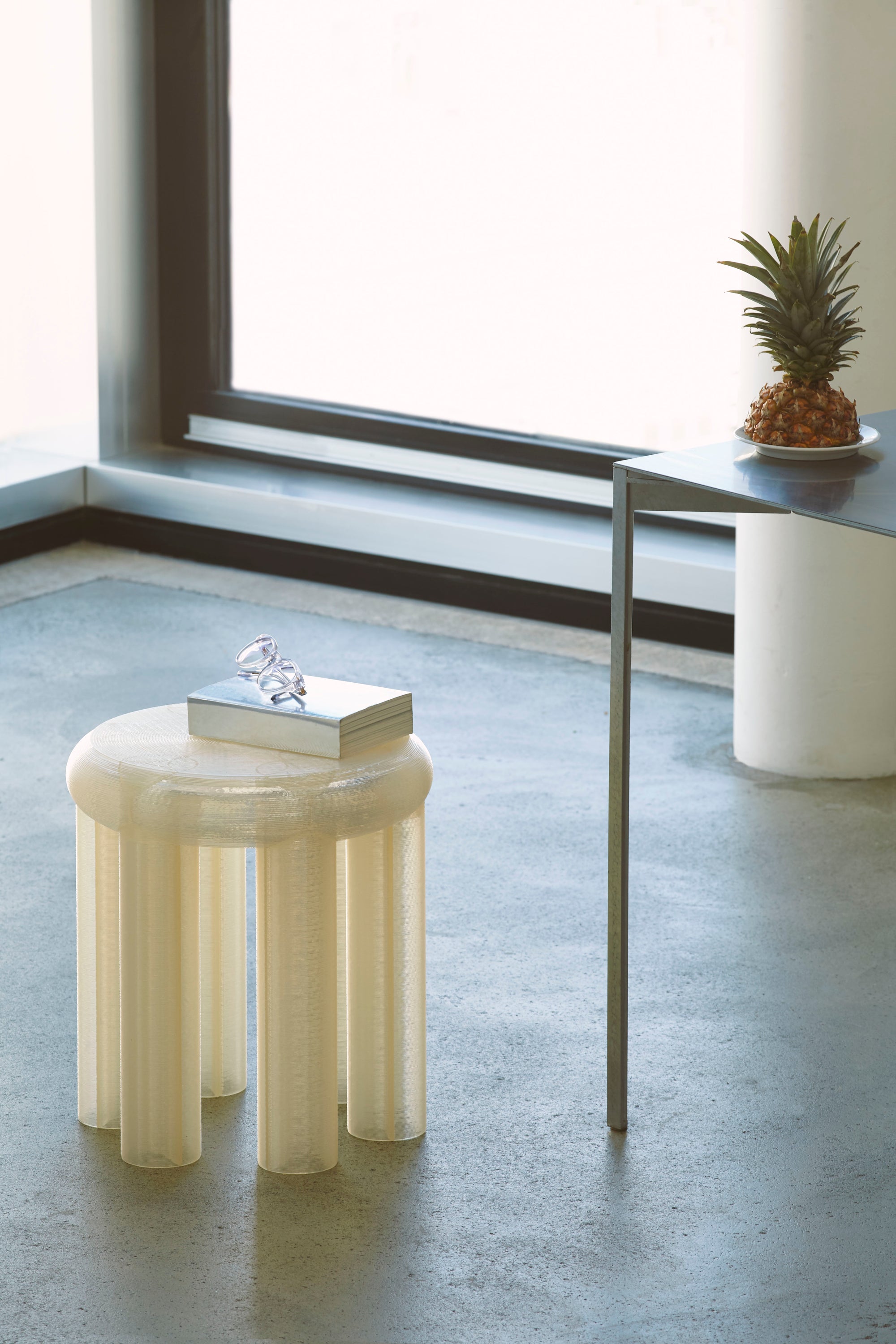 fib sidetable / stool
